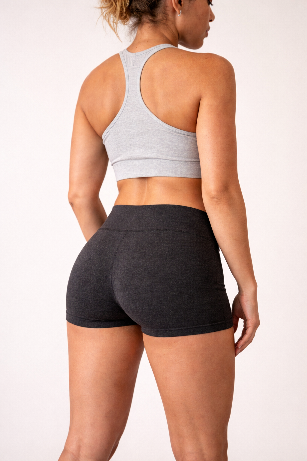 Flat, underdeveloped glutes before addressing the four growth factors